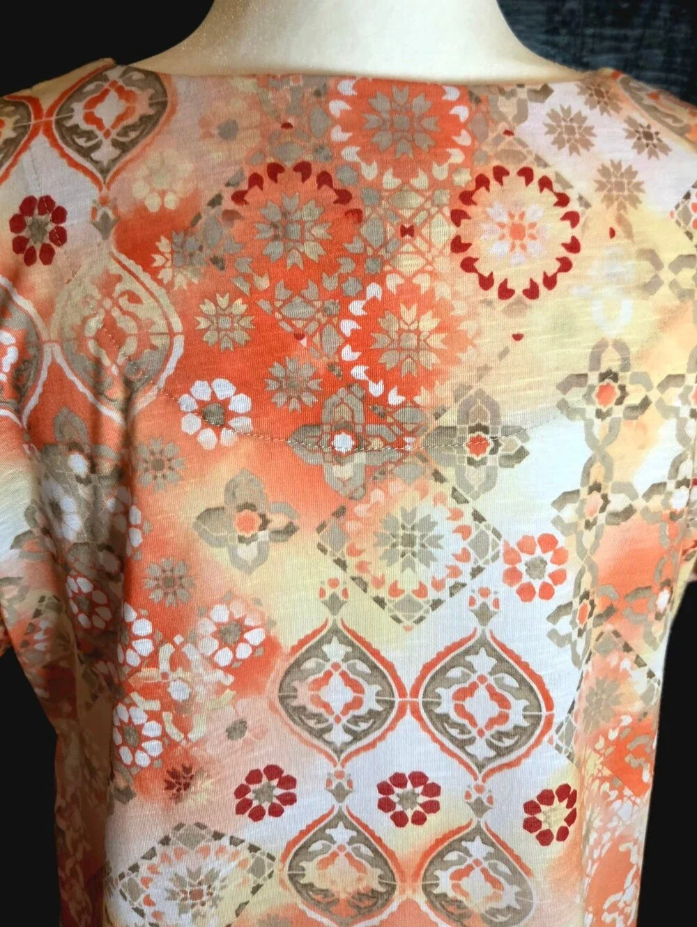Alfred Dunner Geometric Floral Embroidered Neck Tunic Top Medium - Picture 12 of 13
